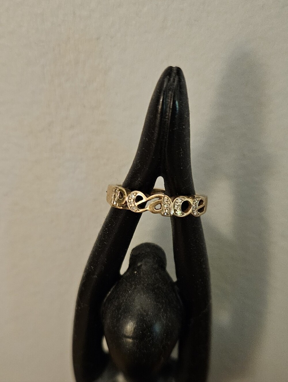 14K Gold Diamond Chip Band Size 6.5-7
